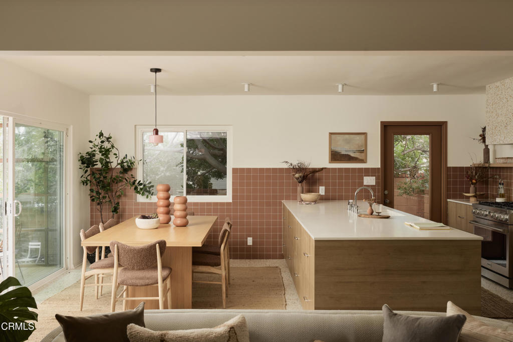 6002 Springvale Drive