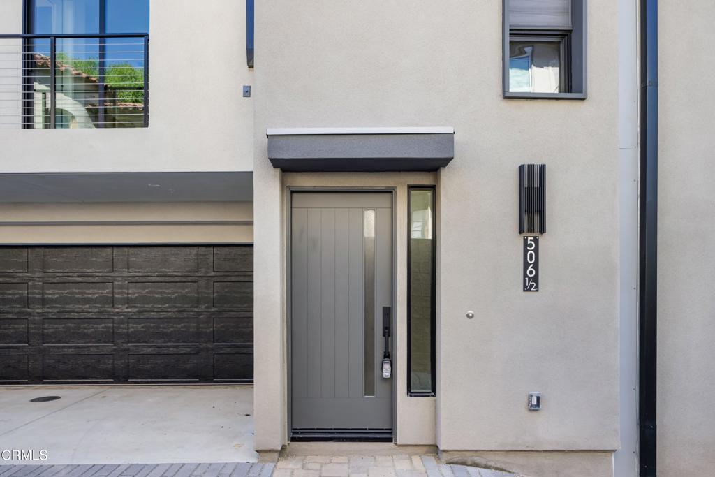 506 1/2 N Sycamore Avenue