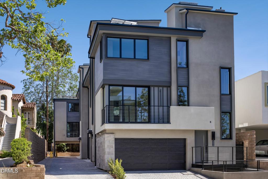 506 1/2 N Sycamore Avenue