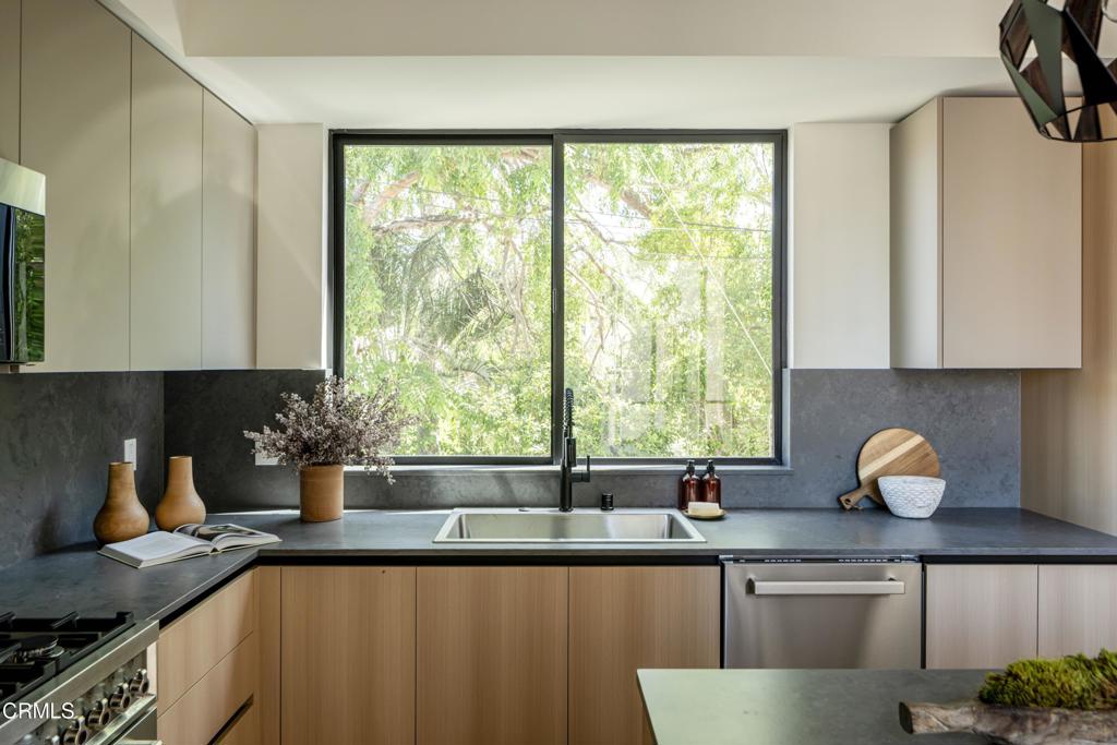 508 N Sycamore Avenue