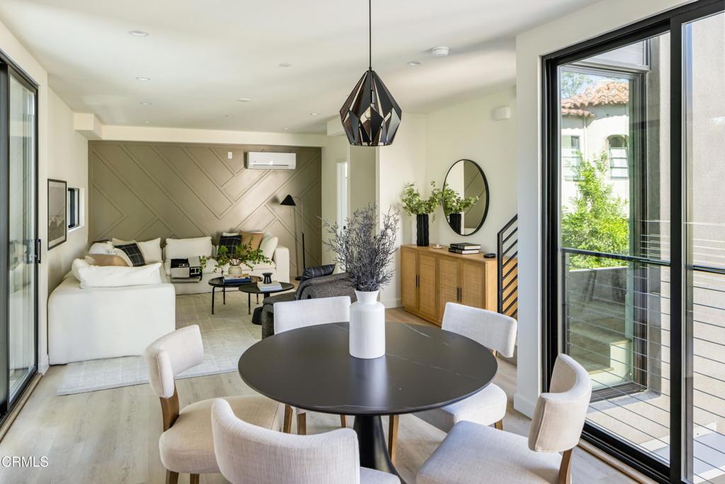 508 1/2 N Sycamore Avenue