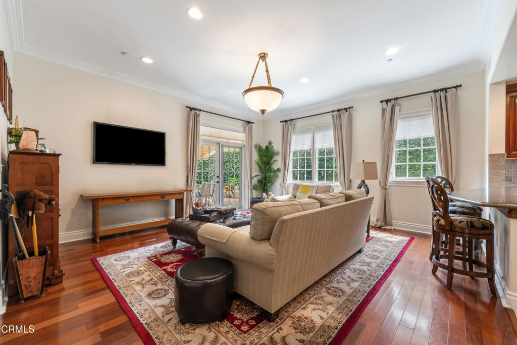 600 S Orange Grove Boulevard 5