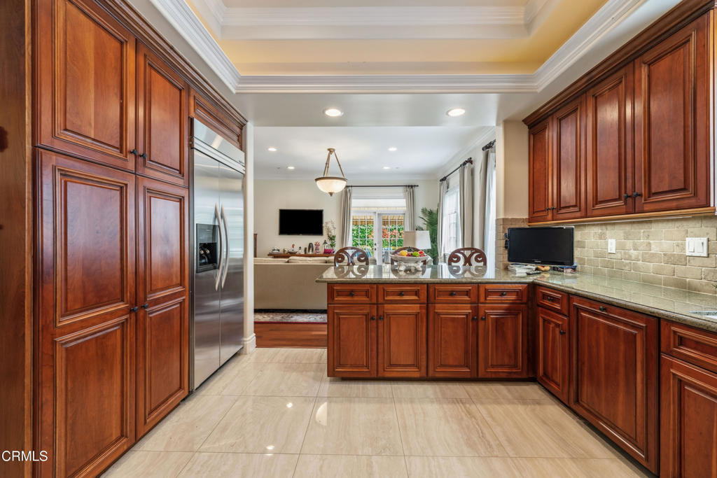 600 S Orange Grove Boulevard 5