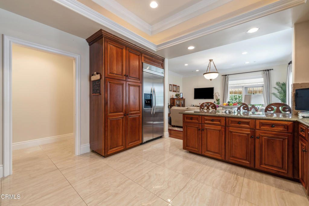 600 S Orange Grove Boulevard 5