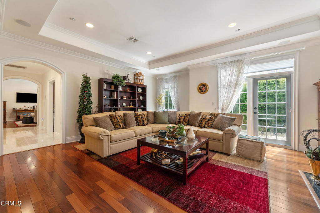 600 S Orange Grove Boulevard 5