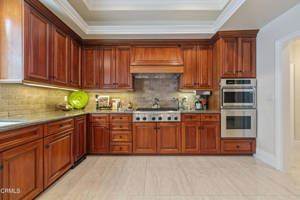 600 S Orange Grove Boulevard 5