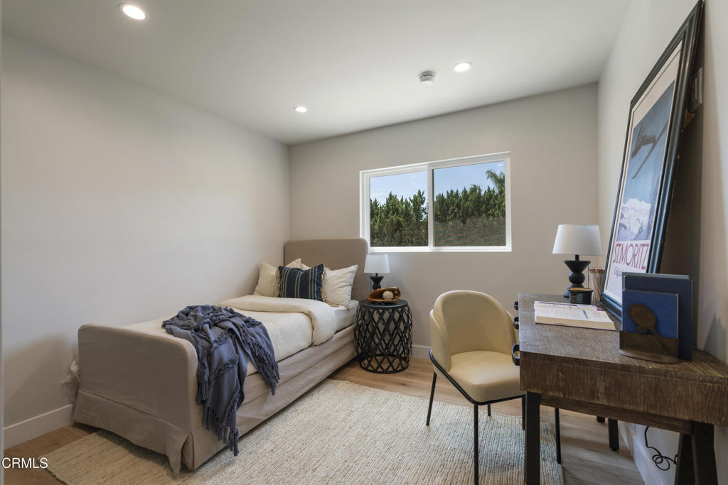 2224 Hollis Lane