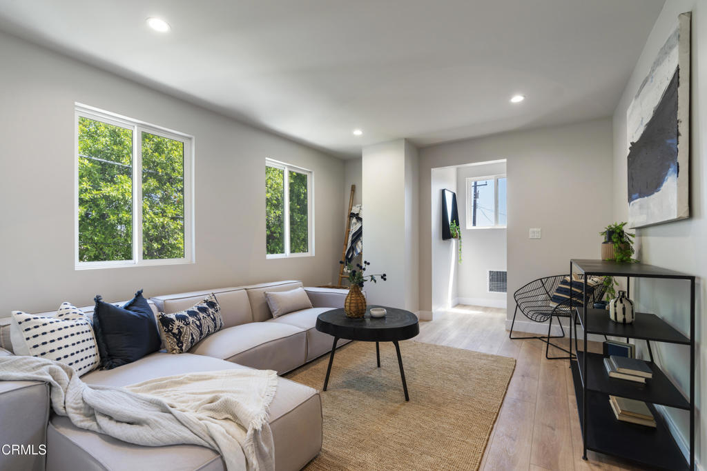 2224 Hollis Lane
