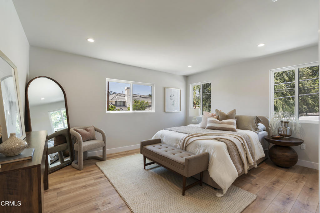 2224 Hollis Lane