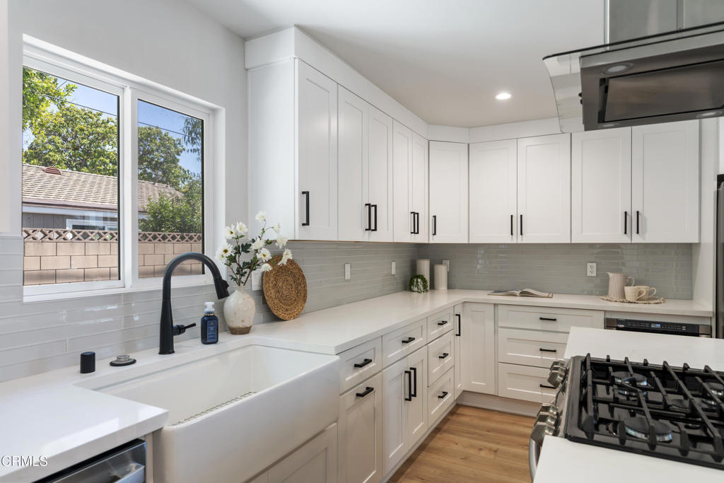 2224 Hollis Lane