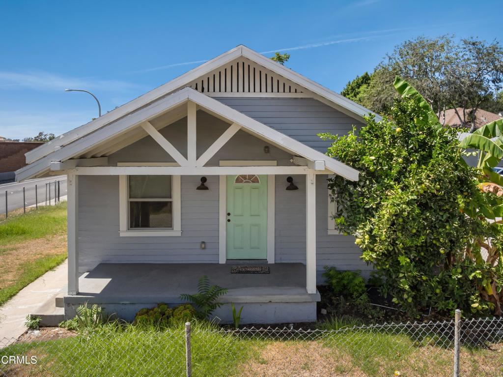 396 N Summit Avenue