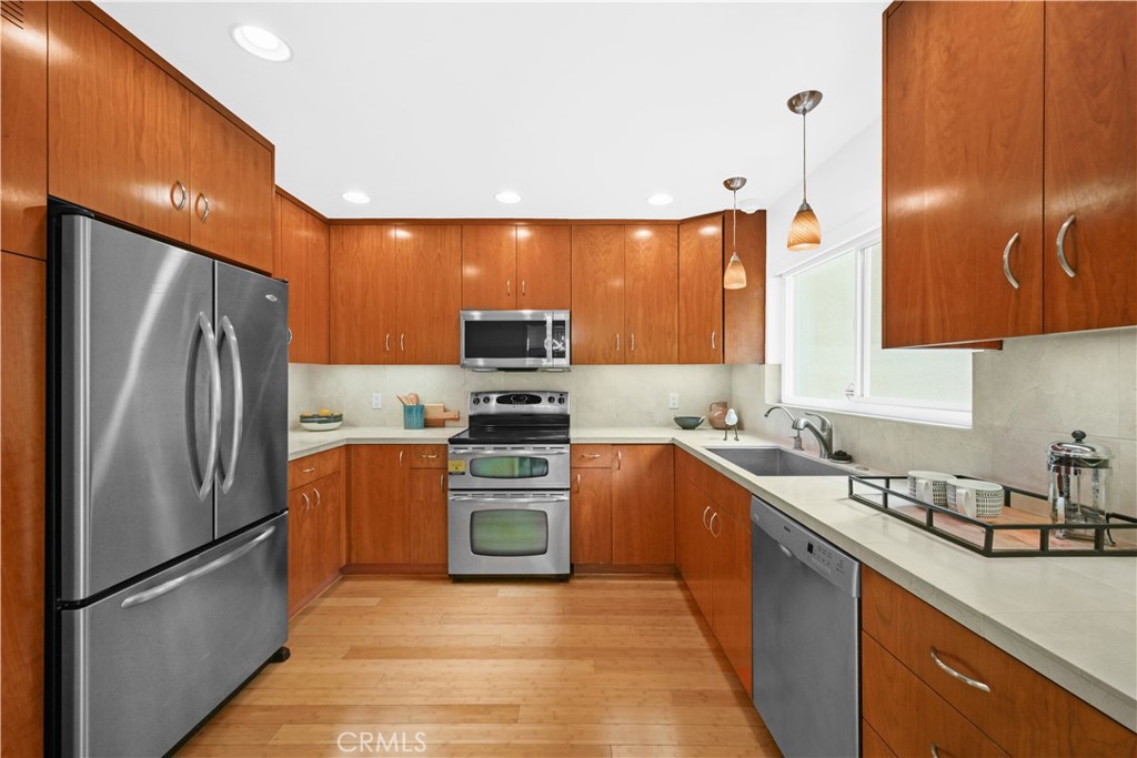 2439 Loma Vista Street