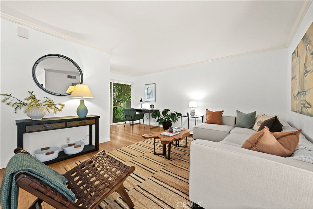 2439 Loma Vista Street