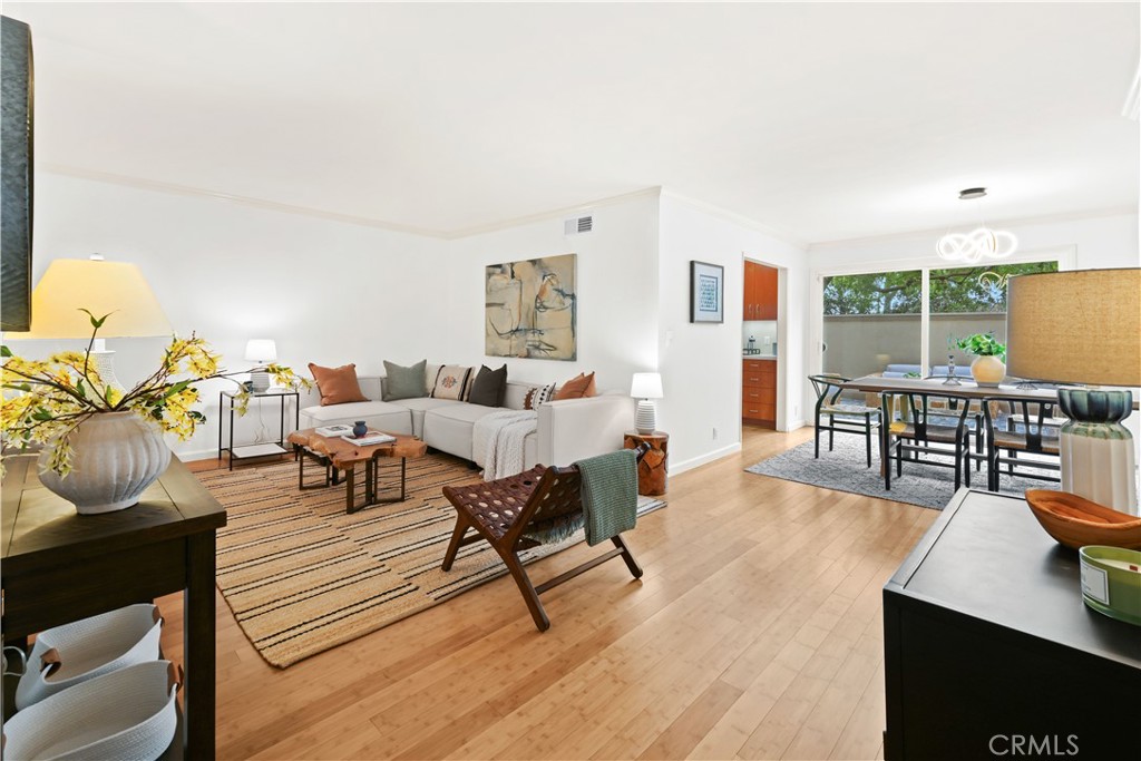 2439 Loma Vista Street