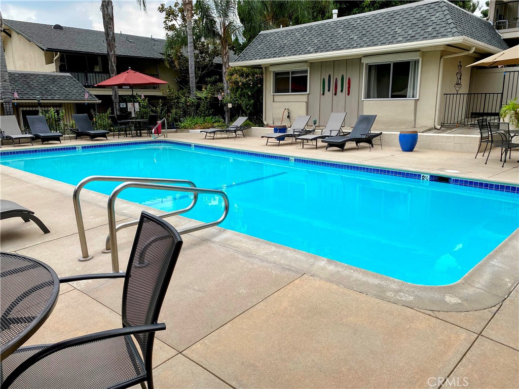 2439 Loma Vista Street