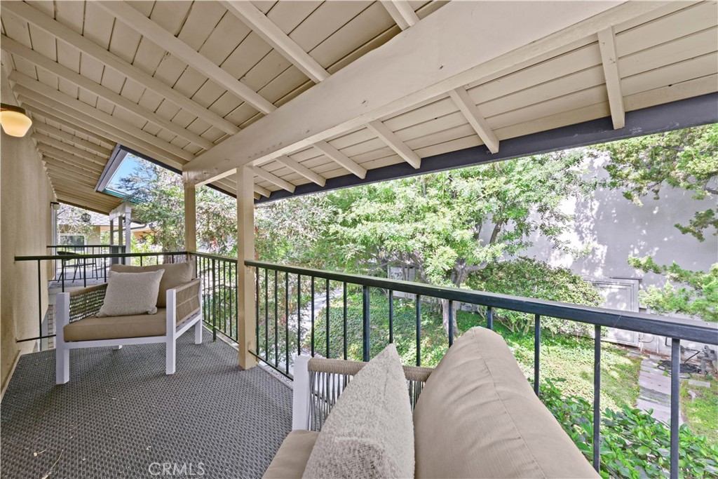 2439 Loma Vista Street