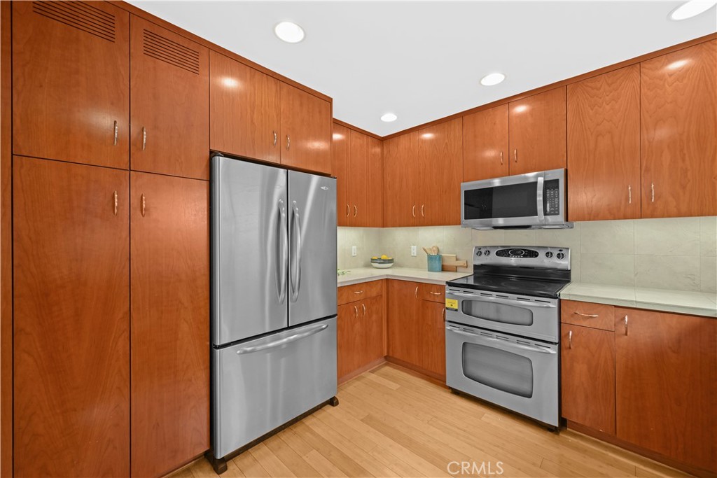 2439 Loma Vista Street