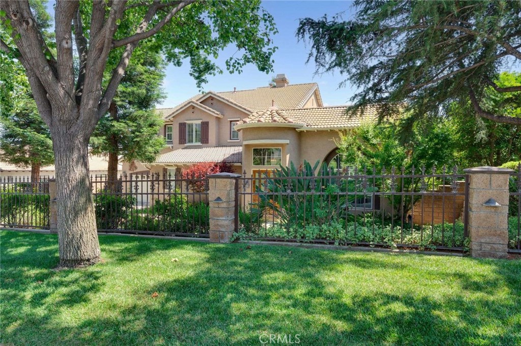 8911 Mustang Road