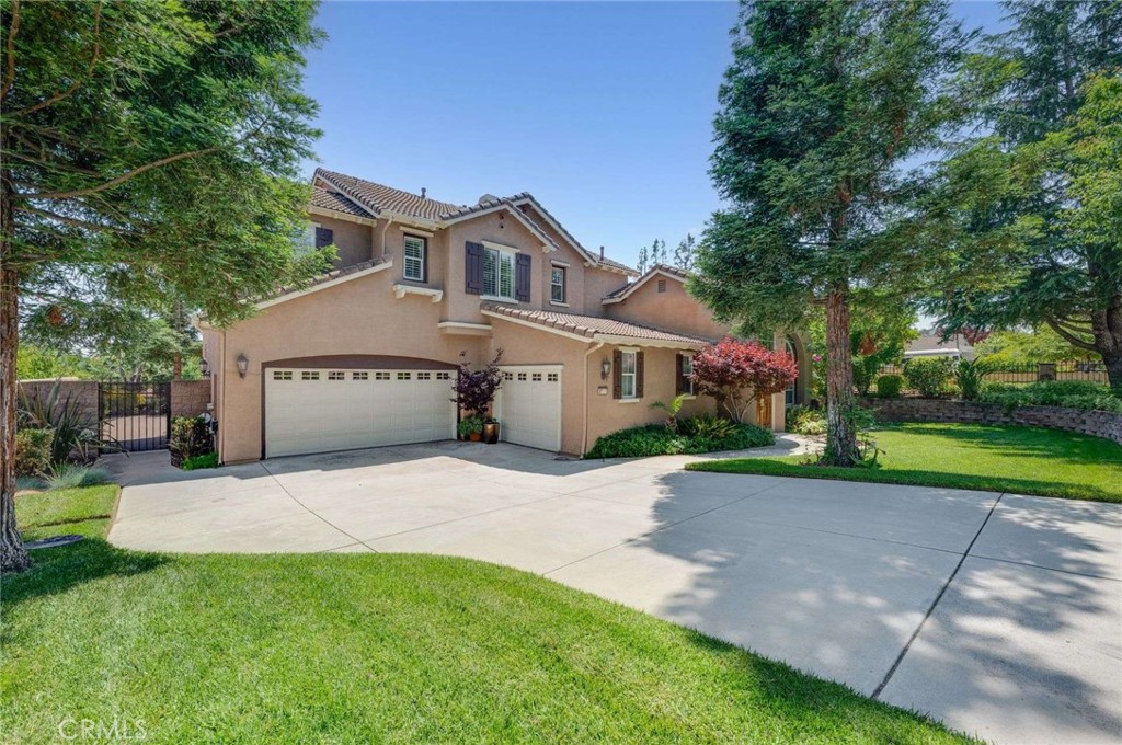 8911 Mustang Road