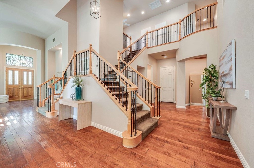 8911 Mustang Road
