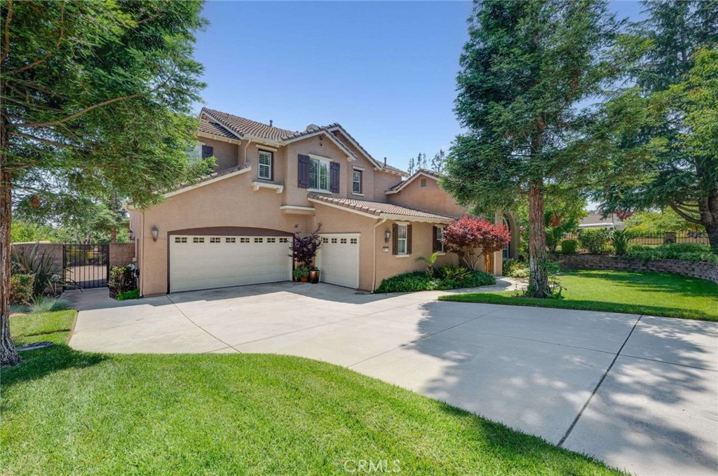 8911 Mustang Road