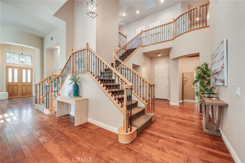 8911 Mustang Road