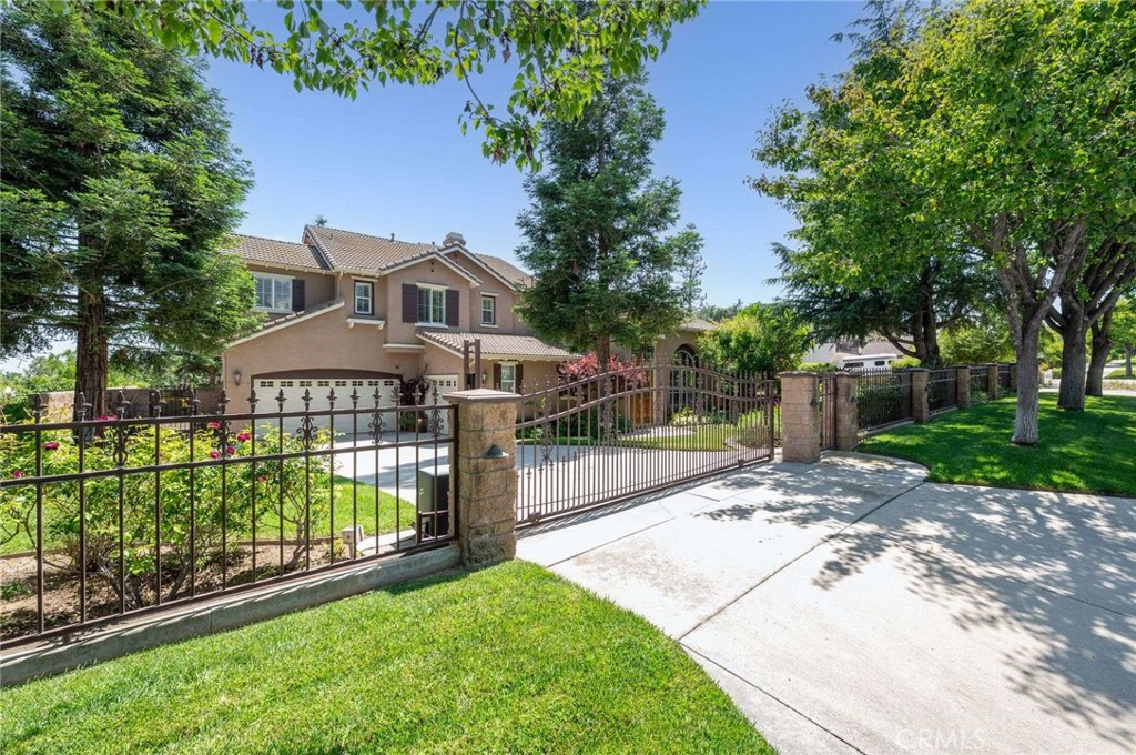 8911 Mustang Road
