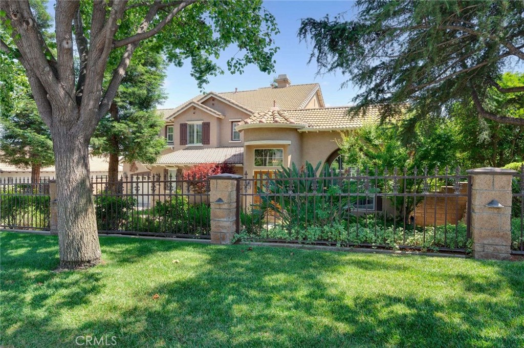 8911 Mustang Road