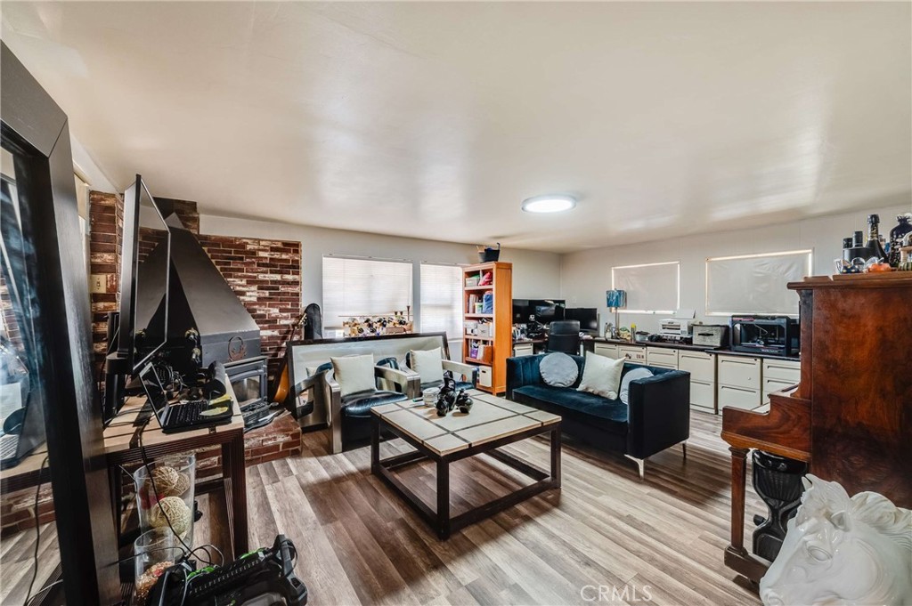 17782 W Kenwood