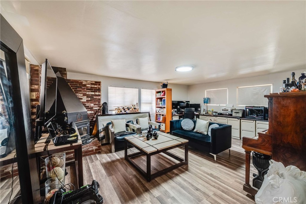 17782 W Kenwood