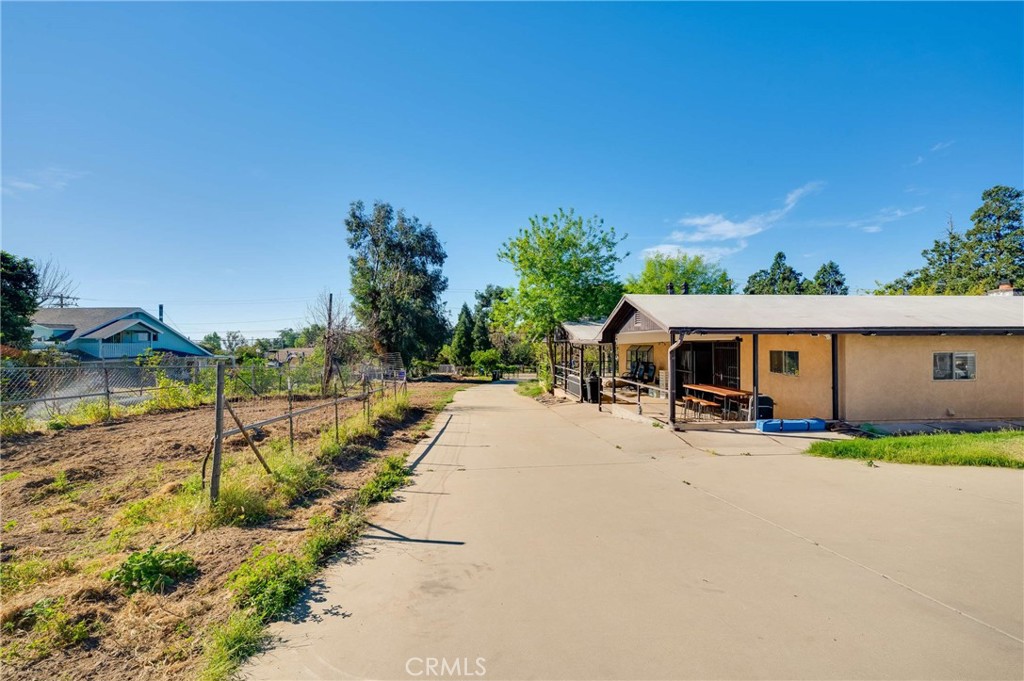 17782 W Kenwood