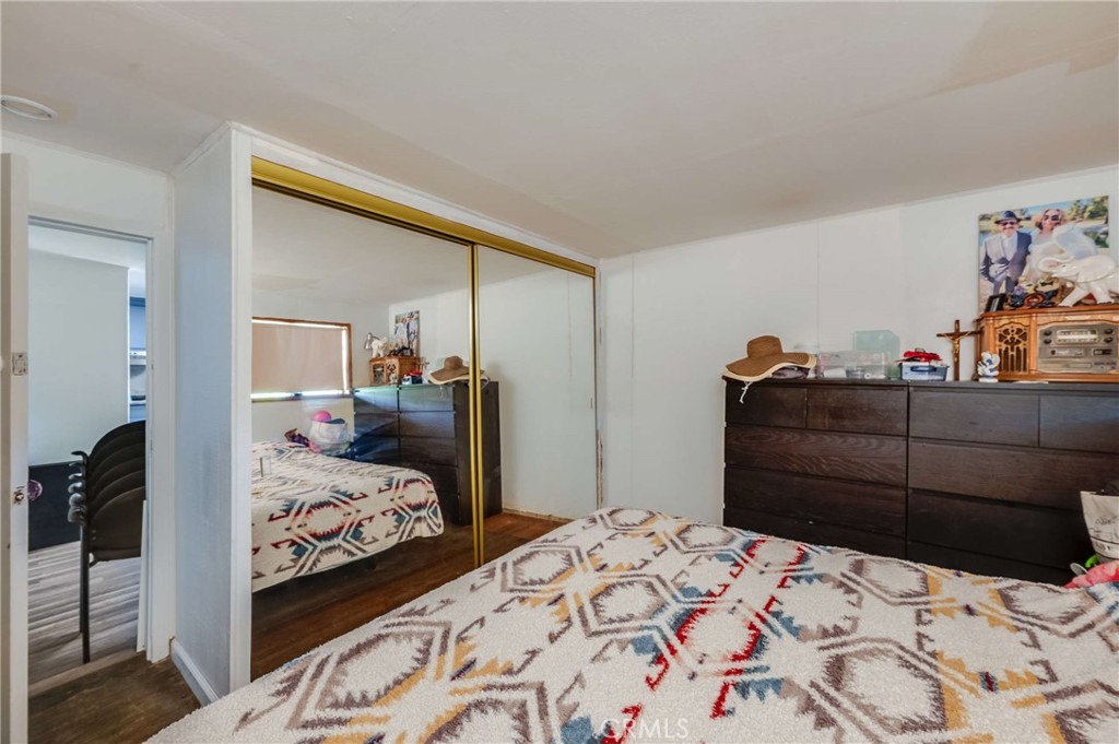 17782 W Kenwood