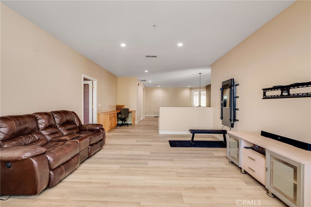6137 Ridgemont