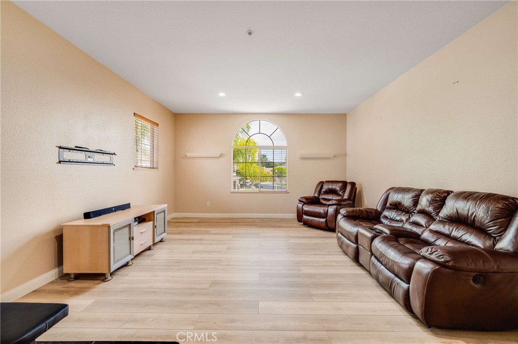 6137 Ridgemont