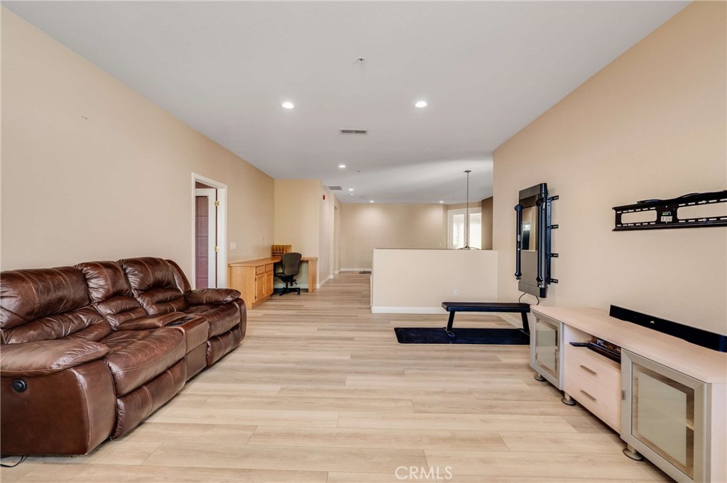 6137 Ridgemont