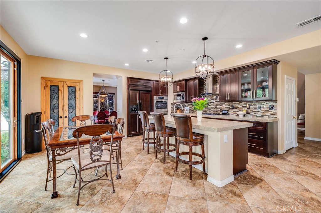 6137 Ridgemont