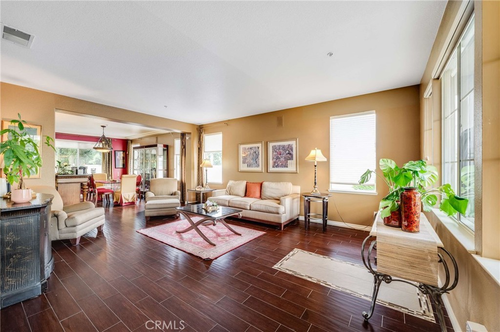 6137 Ridgemont
