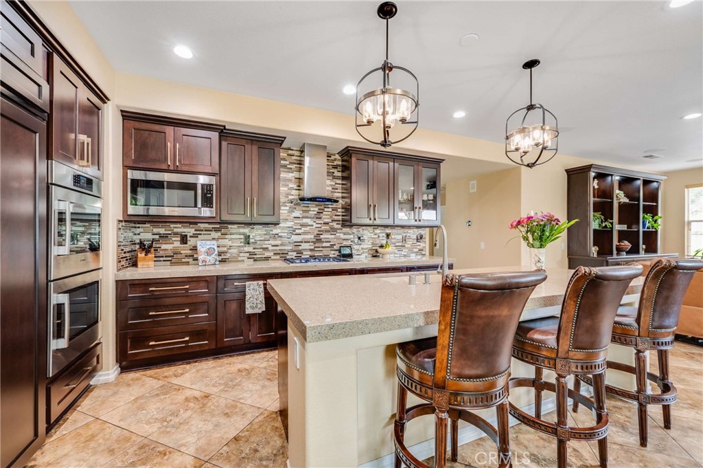 6137 Ridgemont