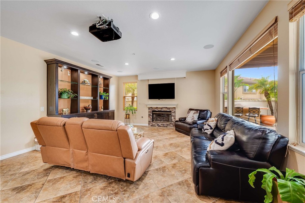 6137 Ridgemont