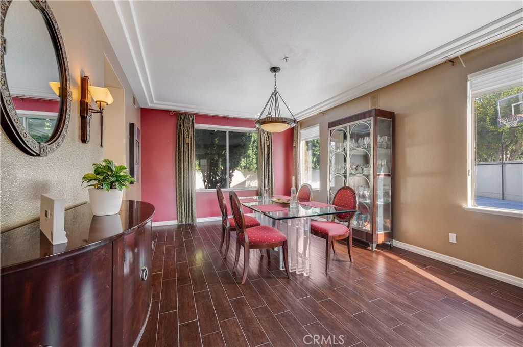 6137 Ridgemont