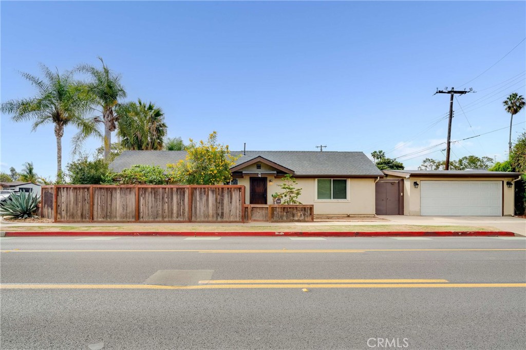 769 W Wilson