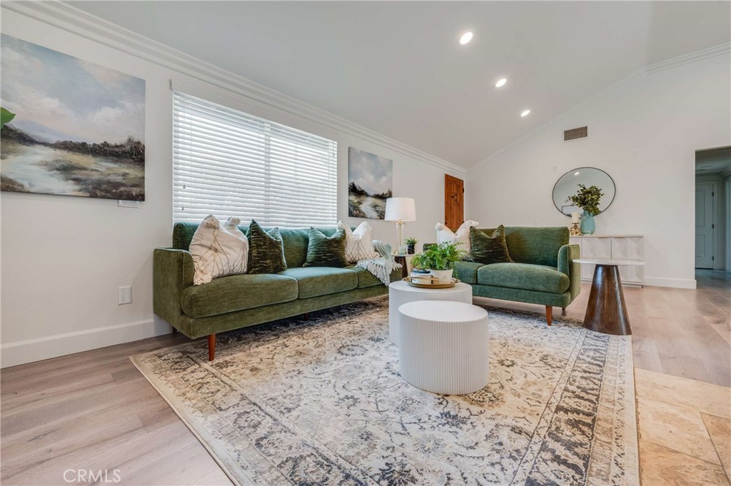 769 W Wilson