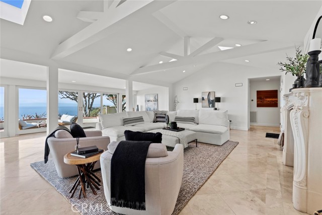 1115 Palos Verdes Drive West