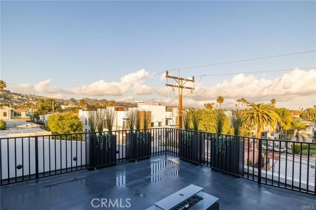 528 N Flores ST Unit: 104