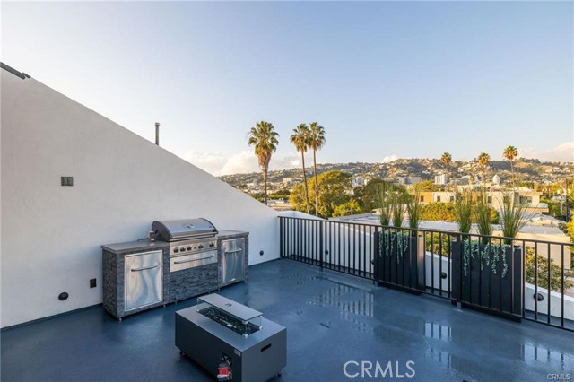 528 N Flores ST Unit: 104