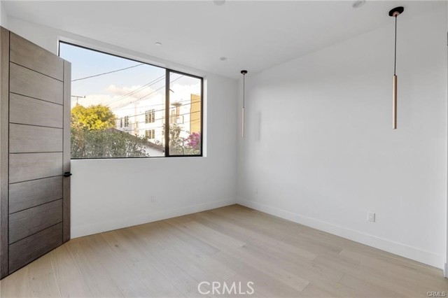 528 N Flores ST Unit: 104