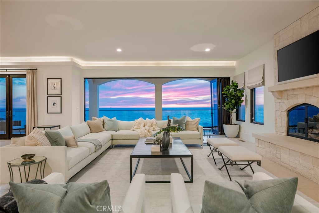 709 Esplanade