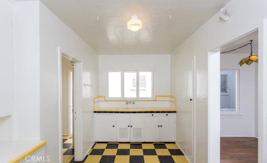 1419 E Garfield Avenue