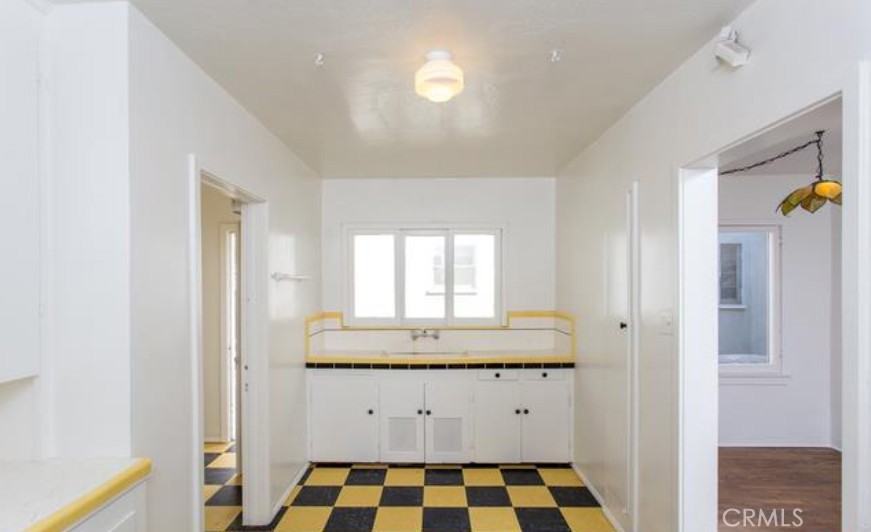 1419 E Garfield Avenue