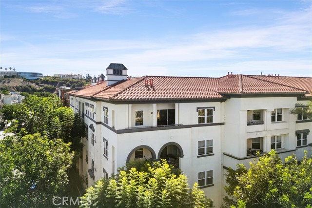 12963 Runway Unit: 416